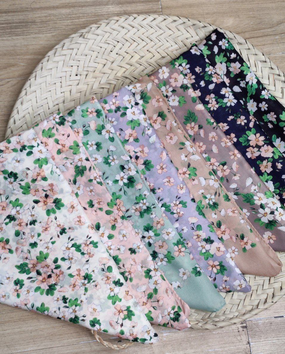 روسری طرحدار بسته8رنگی کد r28 (عمده)
