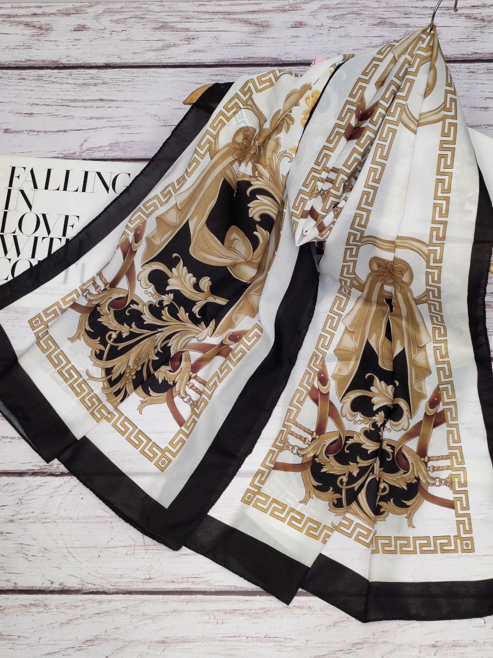 شال حریر طرحدار بسته5طرحی کد sh31 (عمده)
