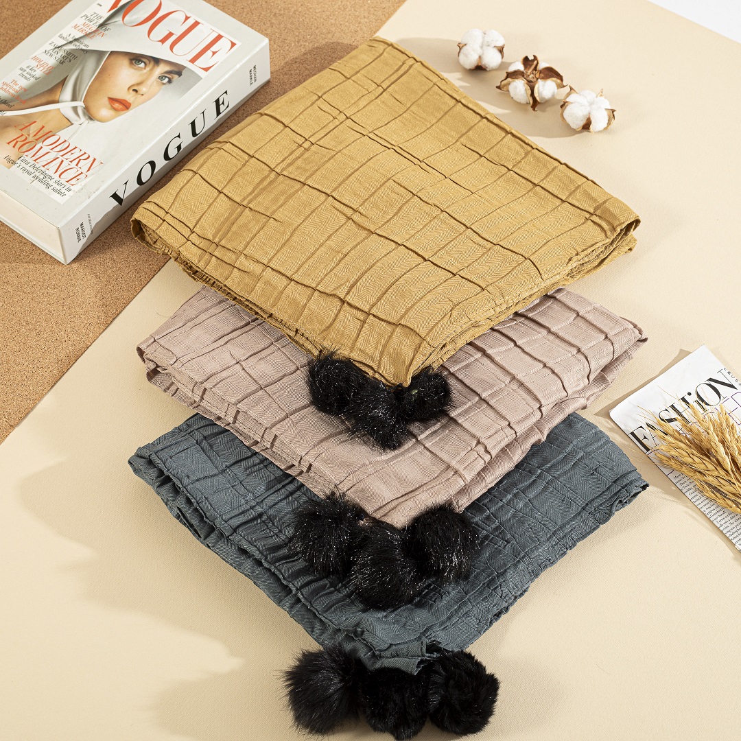 روسری پلیسه پم پم مناسب پاییز و زمستان بسته20رنگی کدrp4 (عمده)
