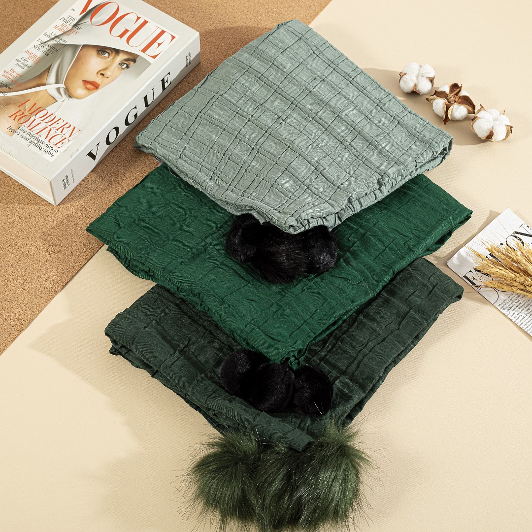 روسری پلیسه پم پم مناسب پاییز و زمستان بسته20رنگی کدrp4 (عمده)
