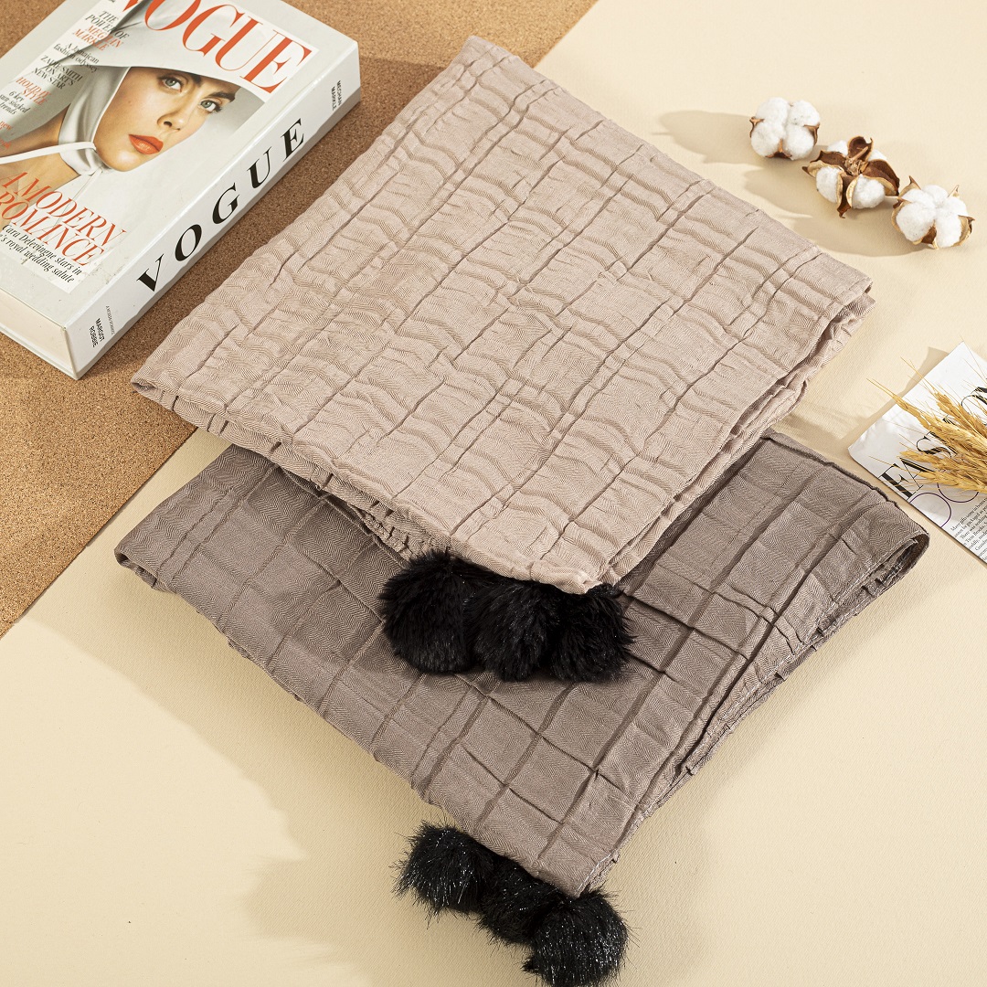 روسری پلیسه پم پم مناسب پاییز و زمستان بسته20رنگی کدrp4 (عمده)
