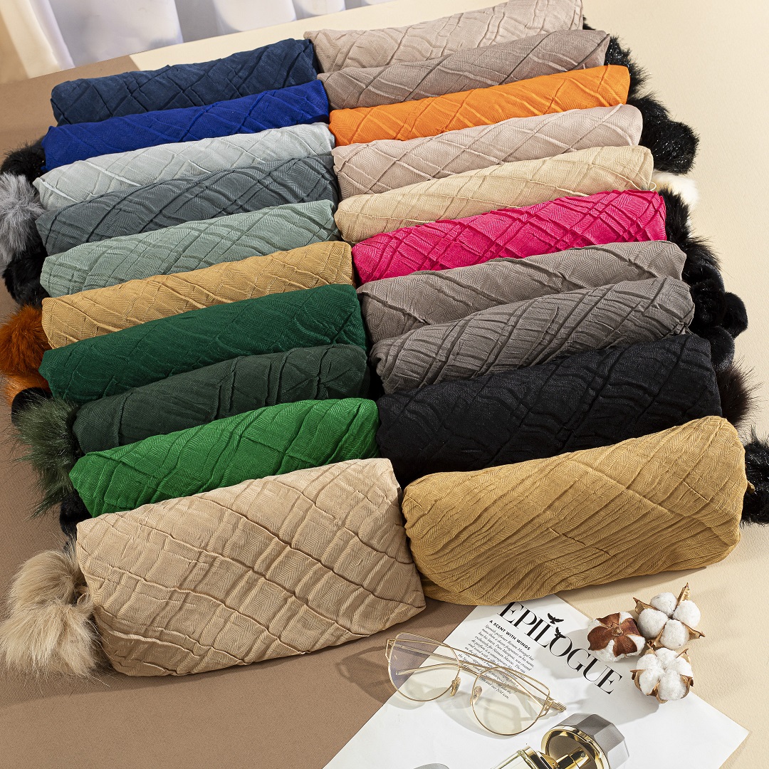 روسری پلیسه پم پم مناسب پاییز و زمستان بسته20رنگی کدrp4 (عمده)
