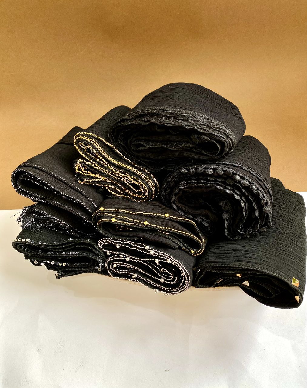 شال خرجکار بسته8طرحی کد sm21 (عمده)
