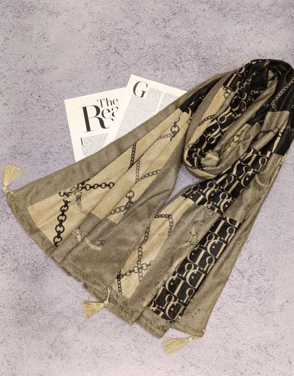 شال مخمل طرحبندی بسته10طرحی کدsc7 (عمده)
