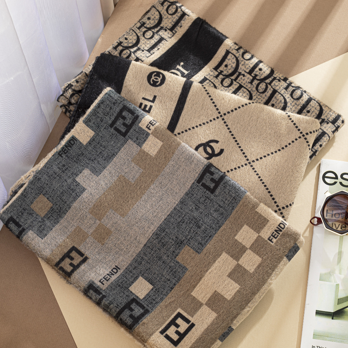 شال مخمل طرحبندی بسته10طرحی کدsc7 (عمده)
