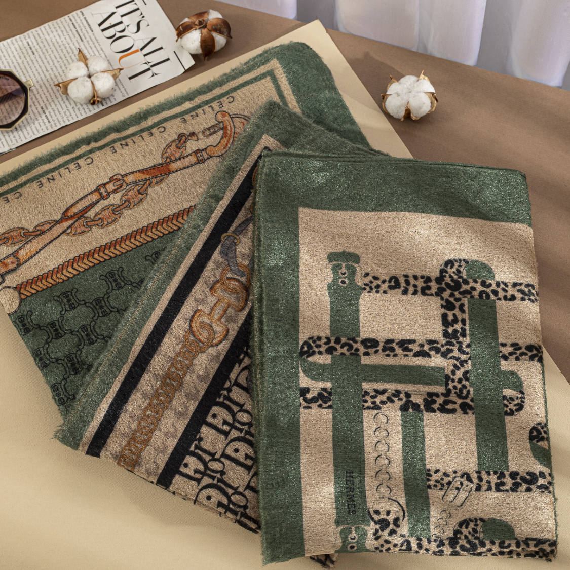 شال مخمل طرحبندی بسته10طرحی کد sc8 (عمده)
