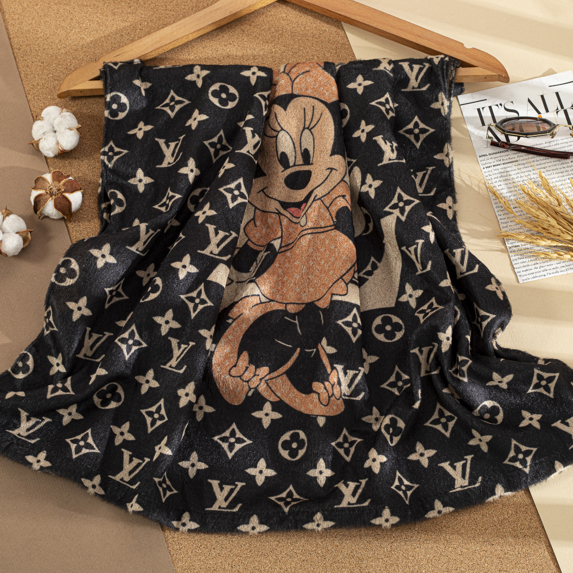 شال مخمل تینیجری بسته5طرحی کد sc22 (عمده)
