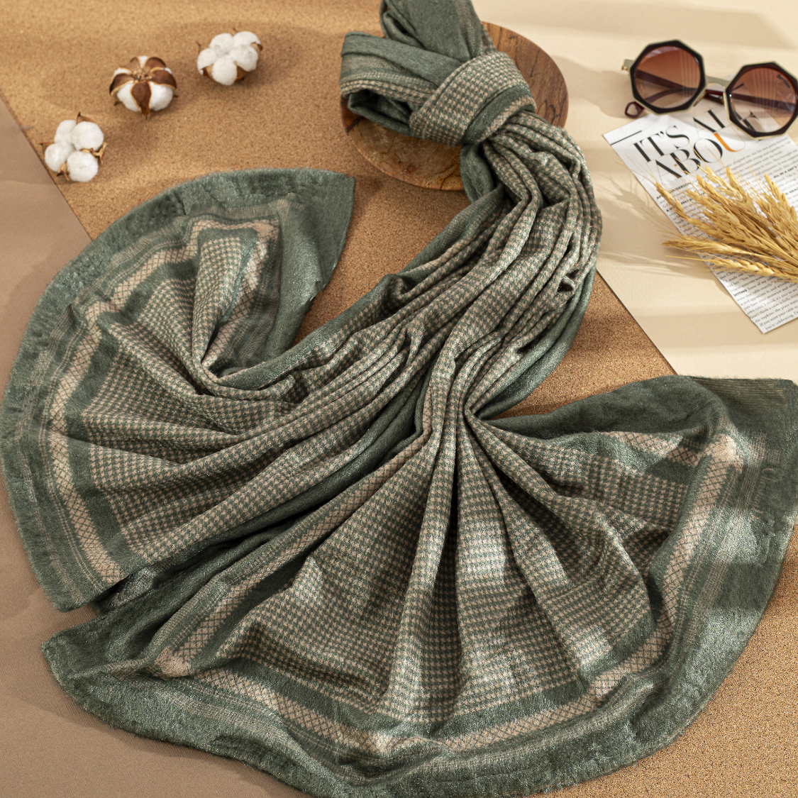 شال مخمل طرحبندی بسته5طرحی کد sc23 (عمده)
