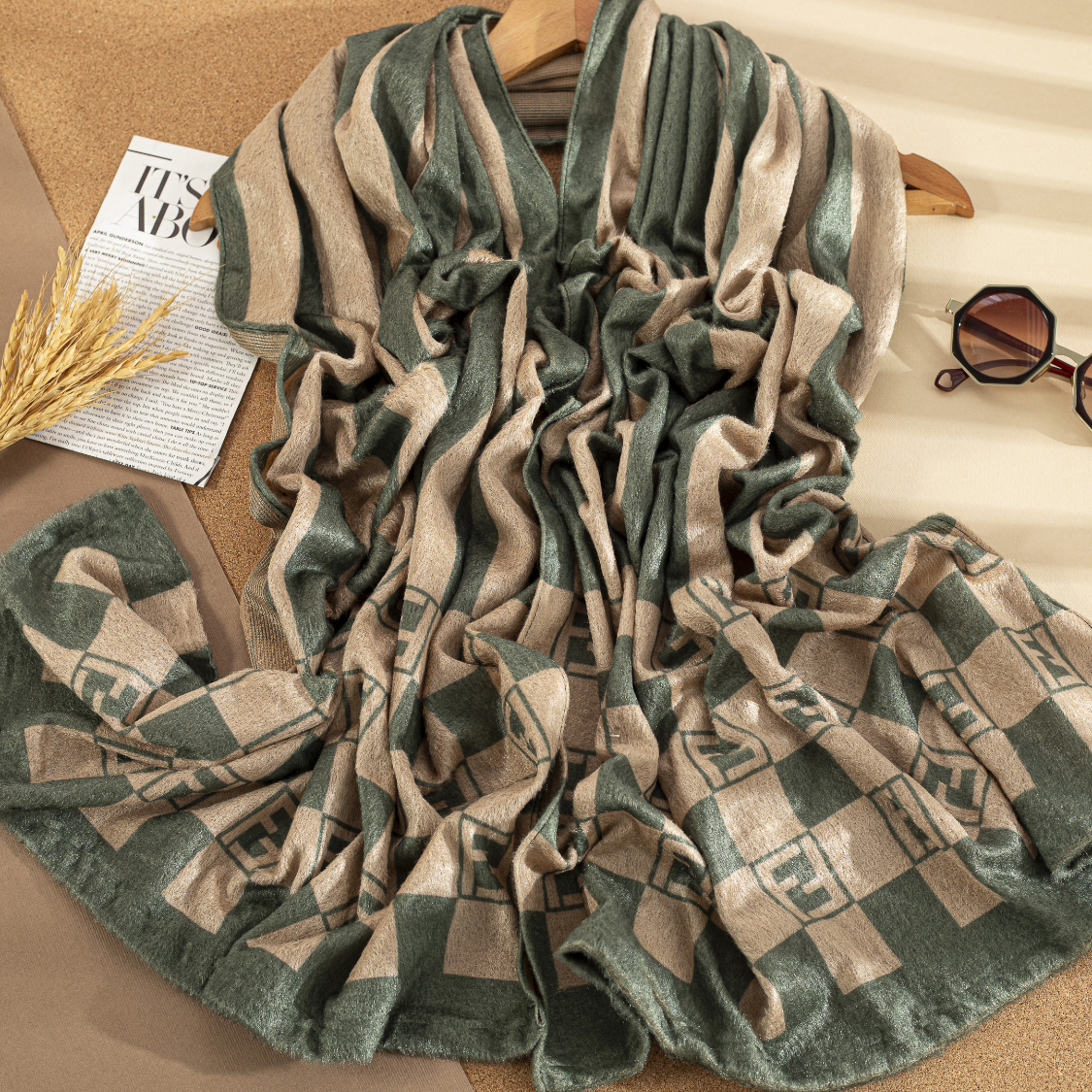 شال مخمل طرحبندی بسته5طرحی کد sc23 (عمده)
