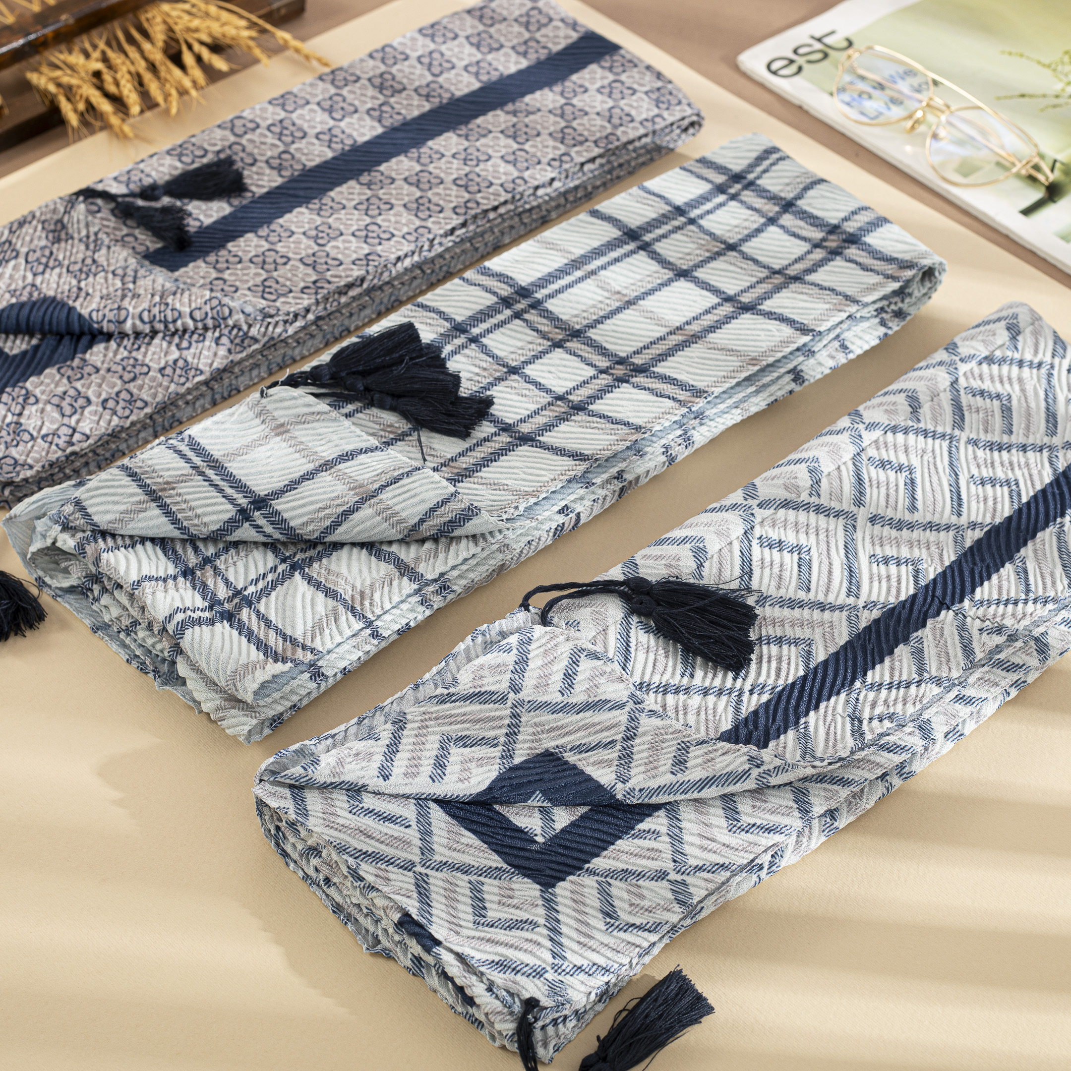 شال پلیسه طرحدار پاییزه بسته10طرحی کد ps4 (عمده)
