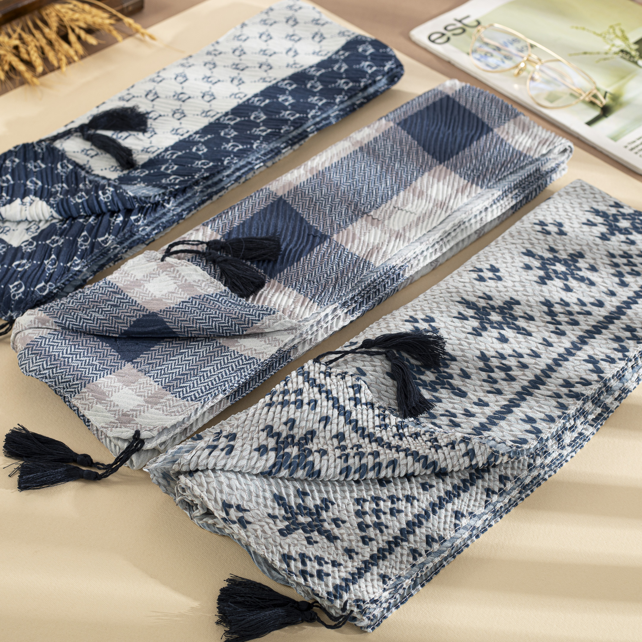 شال پلیسه طرحدار پاییزه بسته10طرحی کد ps4 (عمده)
