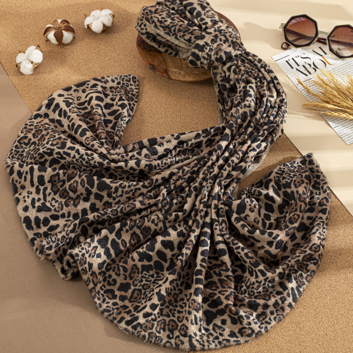 شال مخمل پلنگی بسته5طرحی کد sc36 (عمده)
