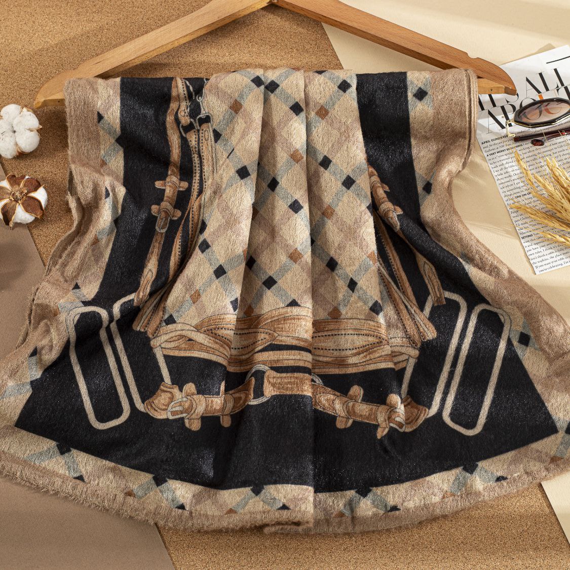 شال مخمل طرحبندی بسته8طرحی کد sc39 (عمده)
