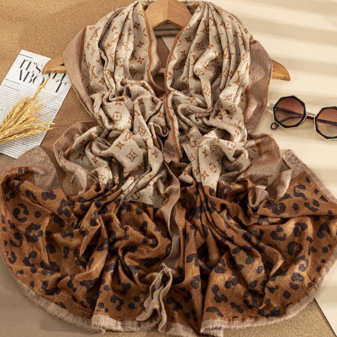 شال مخمل طرحبندی بسته8طرحی کد sc39 (عمده)
