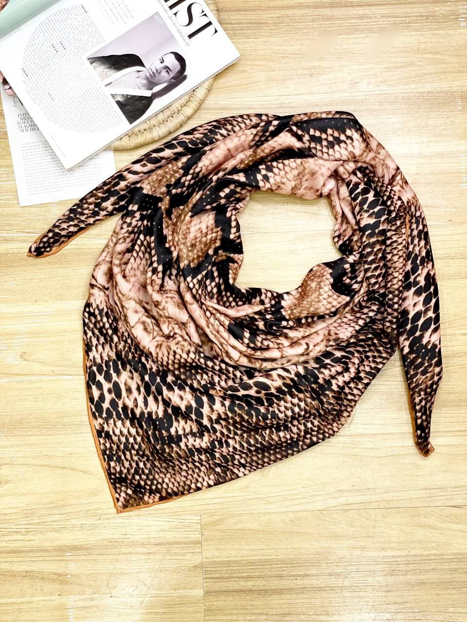 روسری پاییزه دوروچاپ بسته8طرحی کد rp3 (عمده)
