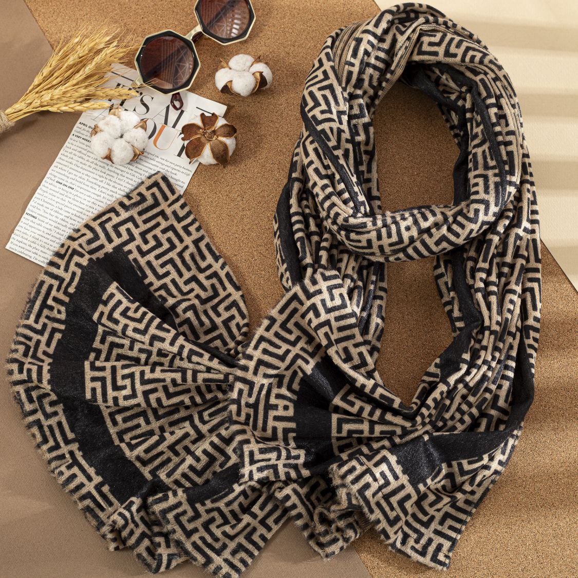 شال مخمل طرحبندی بسته6طرحی کد sc45 (عمده)
