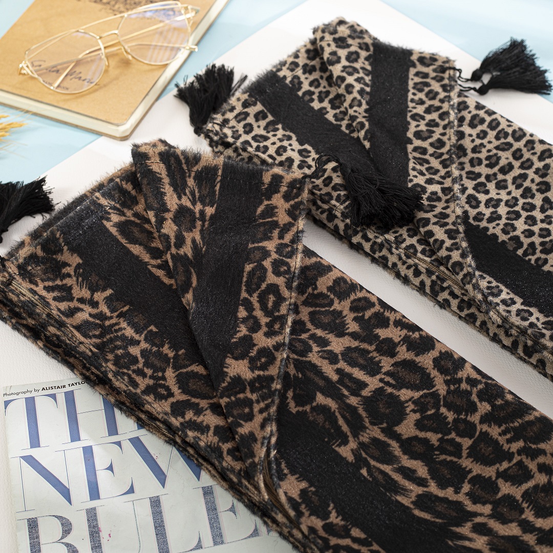 شال مخمل پلنگی بسته10طرحی کدsc46 (عمده)
