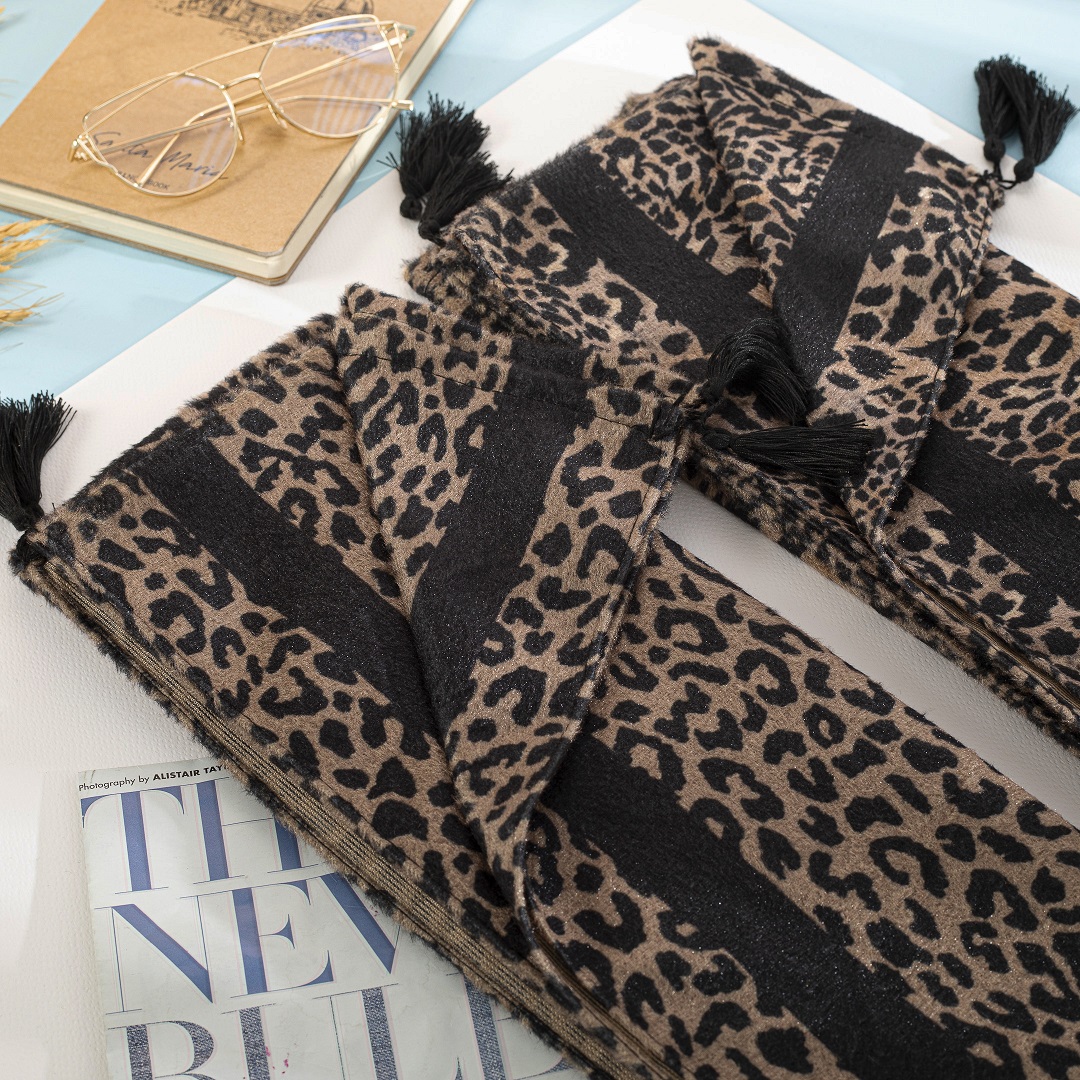 شال مخمل پلنگی بسته10طرحی کدsc46 (عمده)
