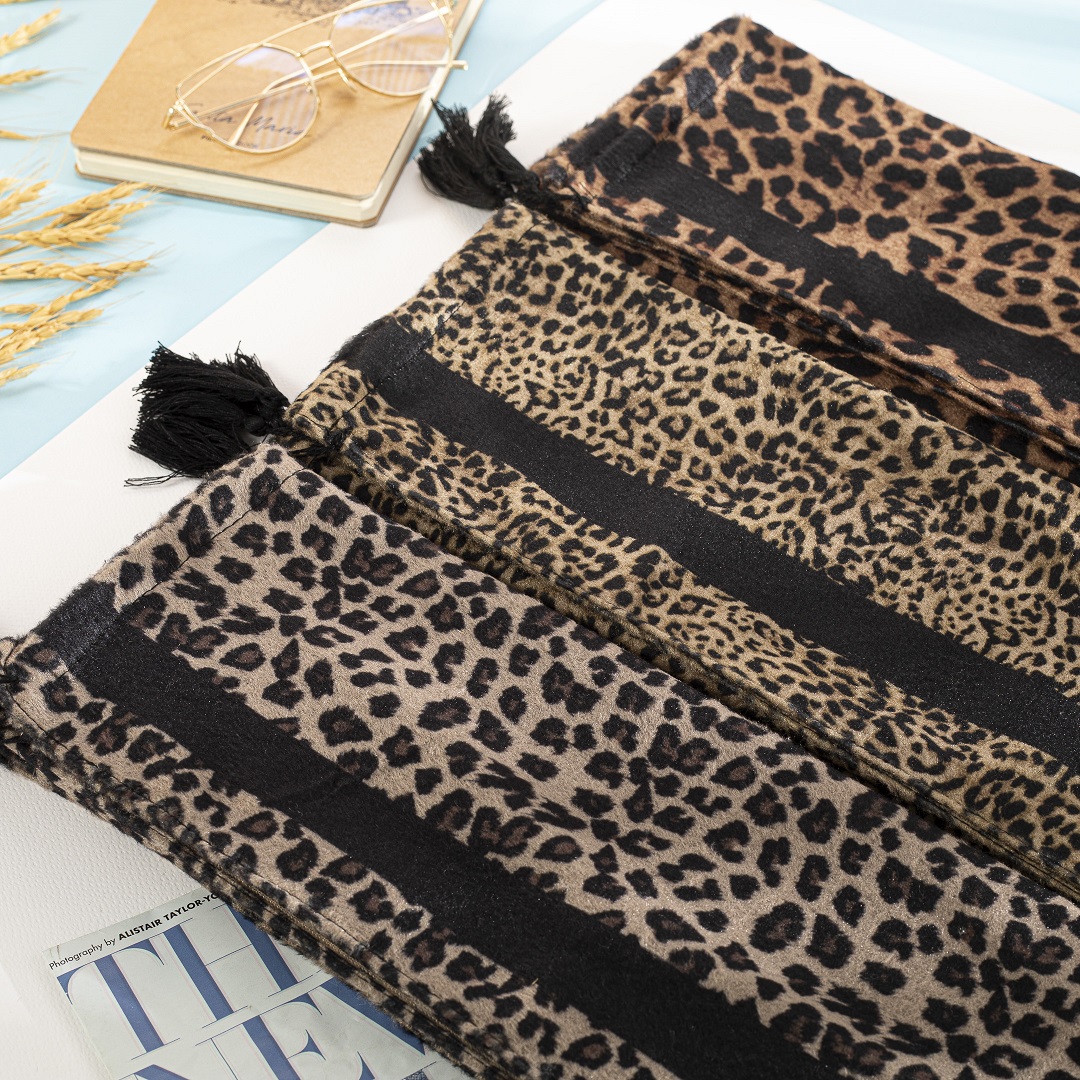 شال مخمل پلنگی بسته10طرحی کدsc46 (عمده)
