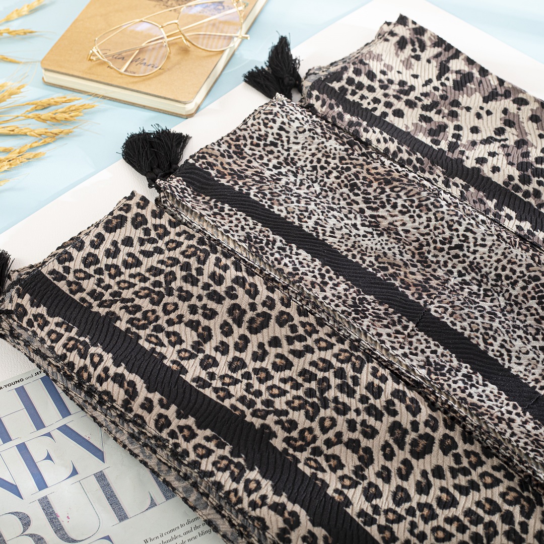 شال پلیسه پلنگی پاییزه بسته10طرحی کد ps6 (عمده)
