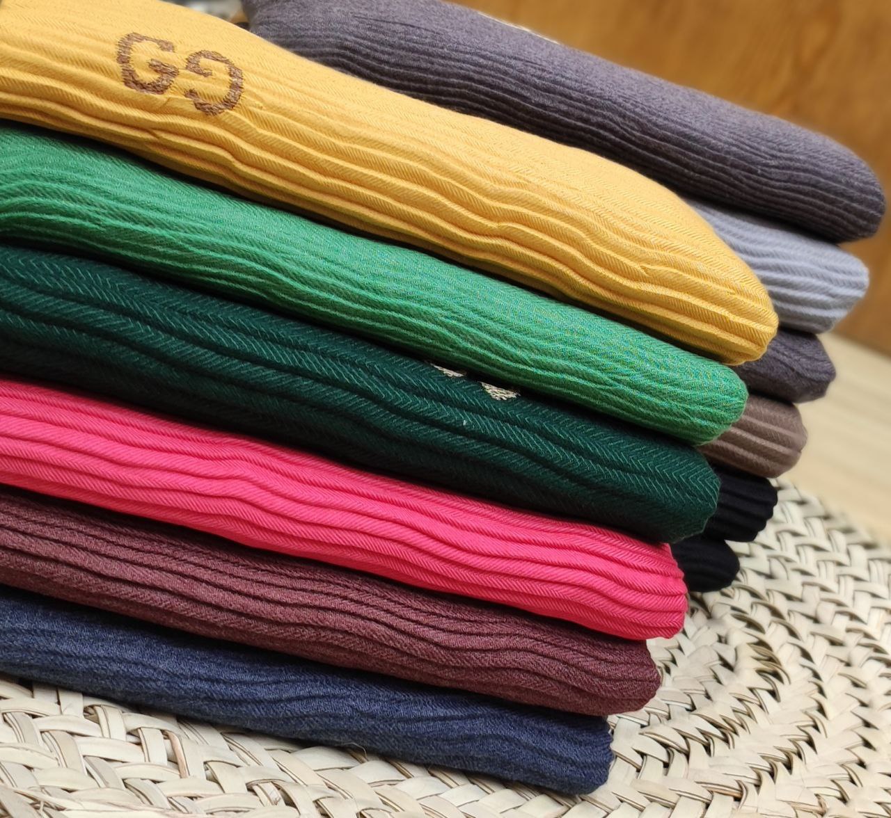 شال پلیسه پاییزه گلدوزی بسته12رنگی کد ps8 (عمده)
