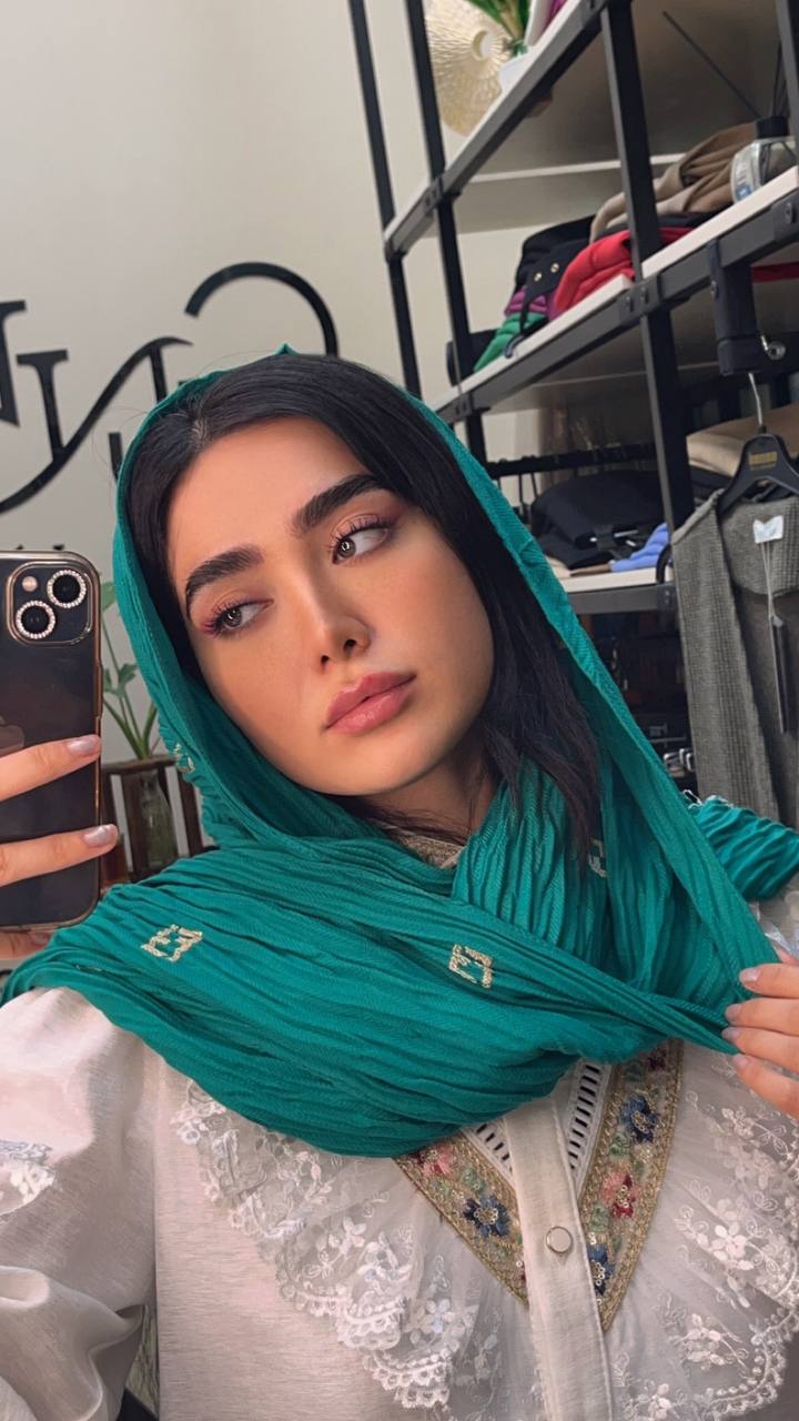 شال پلیسه پاییزه گلدوزی بسته12رنگی کد ps12 (عمده)
