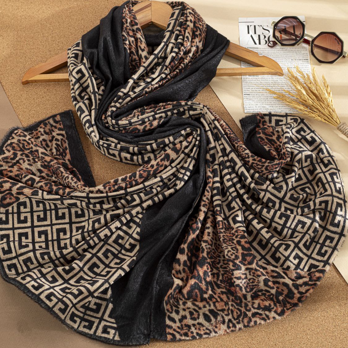 شال مخمل طرحبندی بسته10طرحی کد sc54 (عمده)
