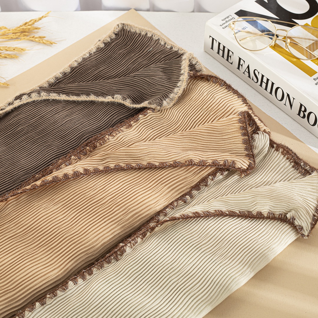 شال پلیسه دوربافت بسته16رنگی کد ps20 (عمده)
