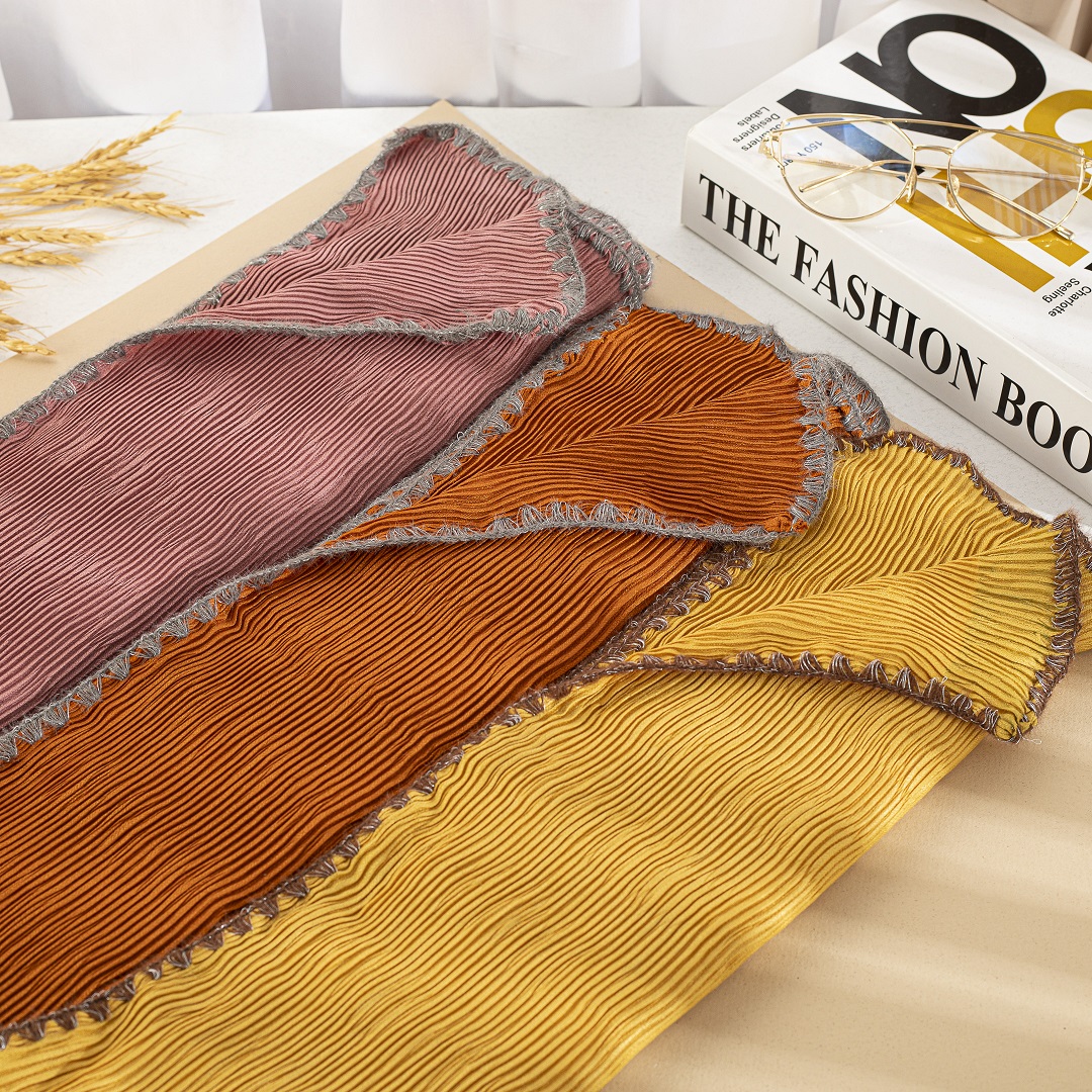 شال پلیسه دوربافت بسته16رنگی کد ps20 (عمده)
