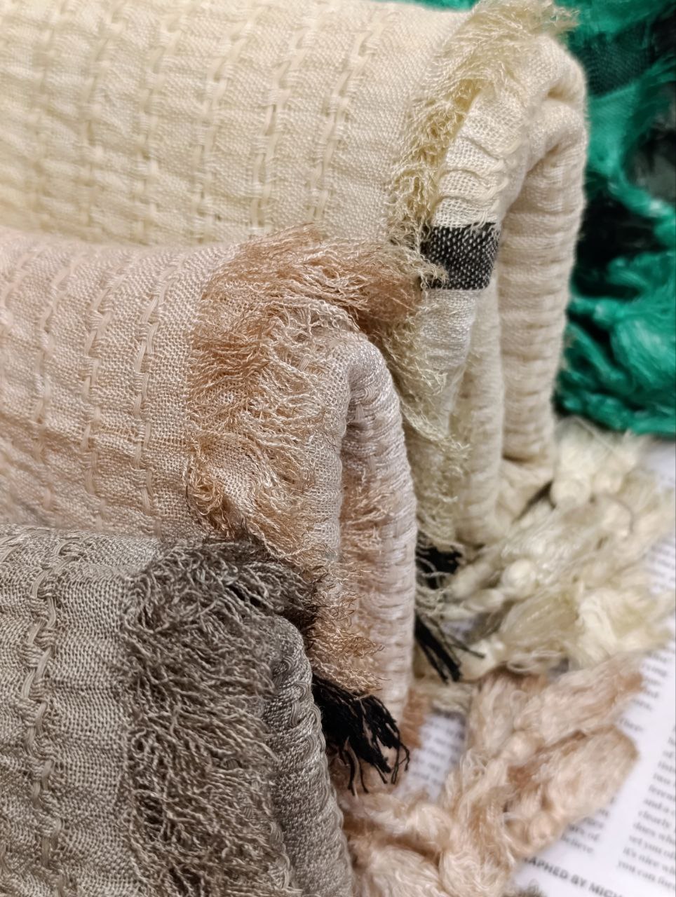 شال گره ای چهارفصل وارداتی بسته5رنگی کد sa8 (عمده)
