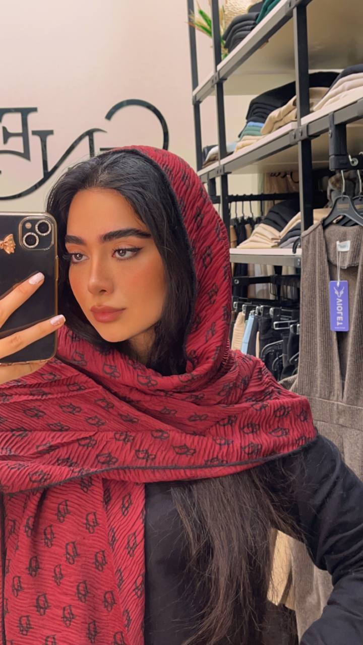 شال پلیسه طرحدار دورو لبه کنفی بسته10طرحیps24 (عمده)
