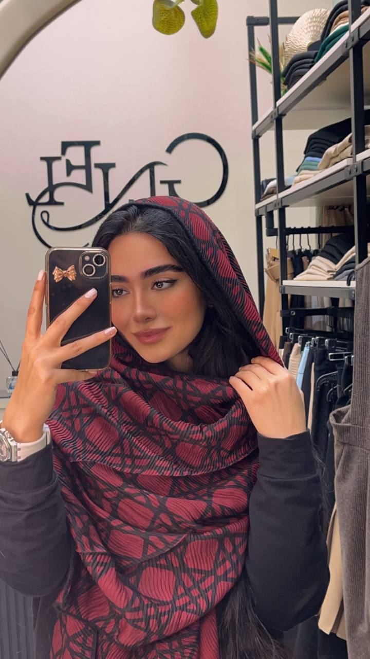 شال پلیسه طرحدار دورو لبه کنفی بسته10طرحیps24 (عمده)
