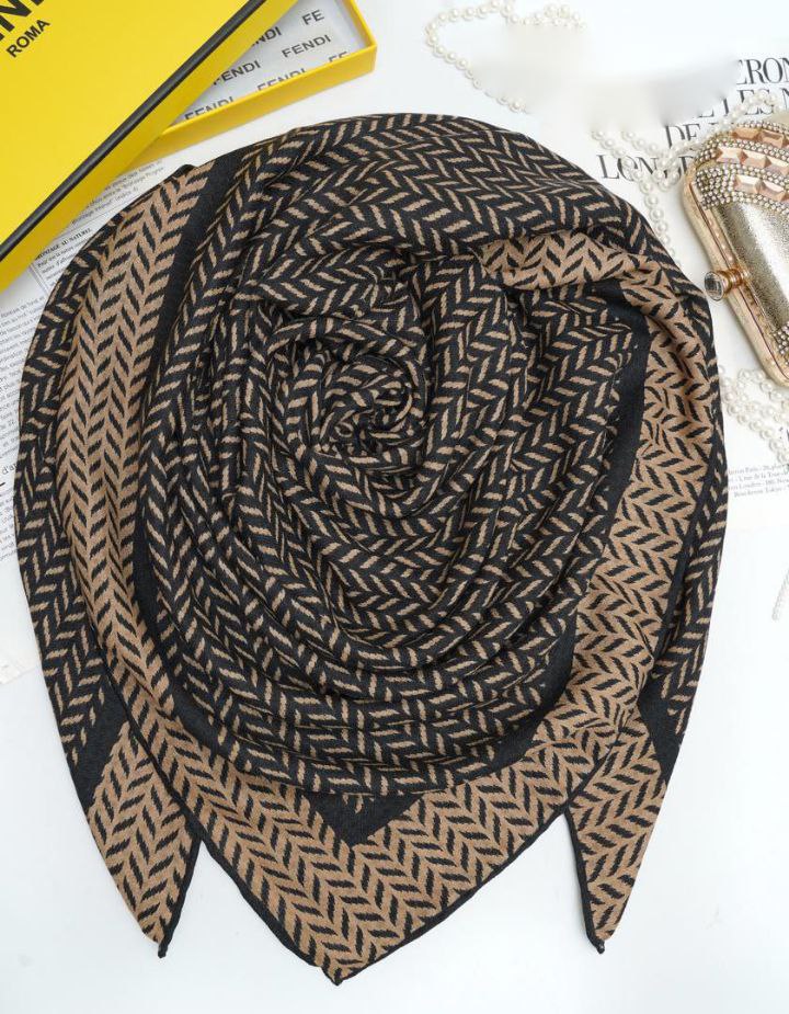 روسری چاپ خیس بسته8رنگی کد rp18 (عمده)
