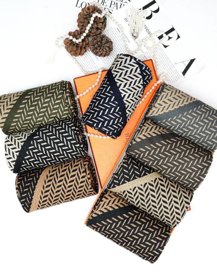 روسری چاپ خیس بسته8رنگی کد rp18 (عمده)
