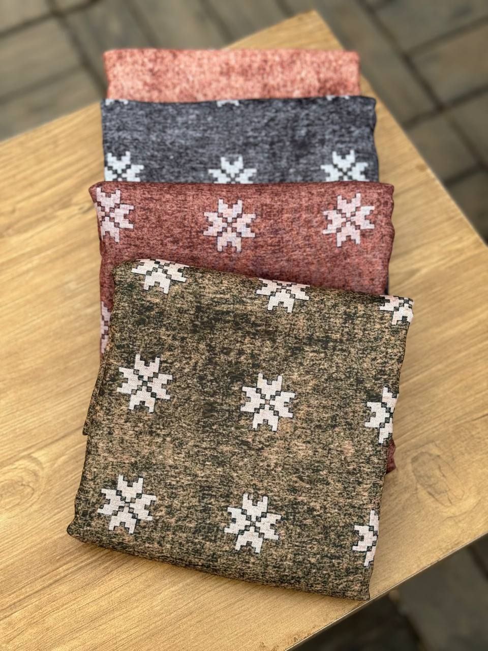 روسری پاییزه دورو بسته4رنگی کد rp28 (عمده)
