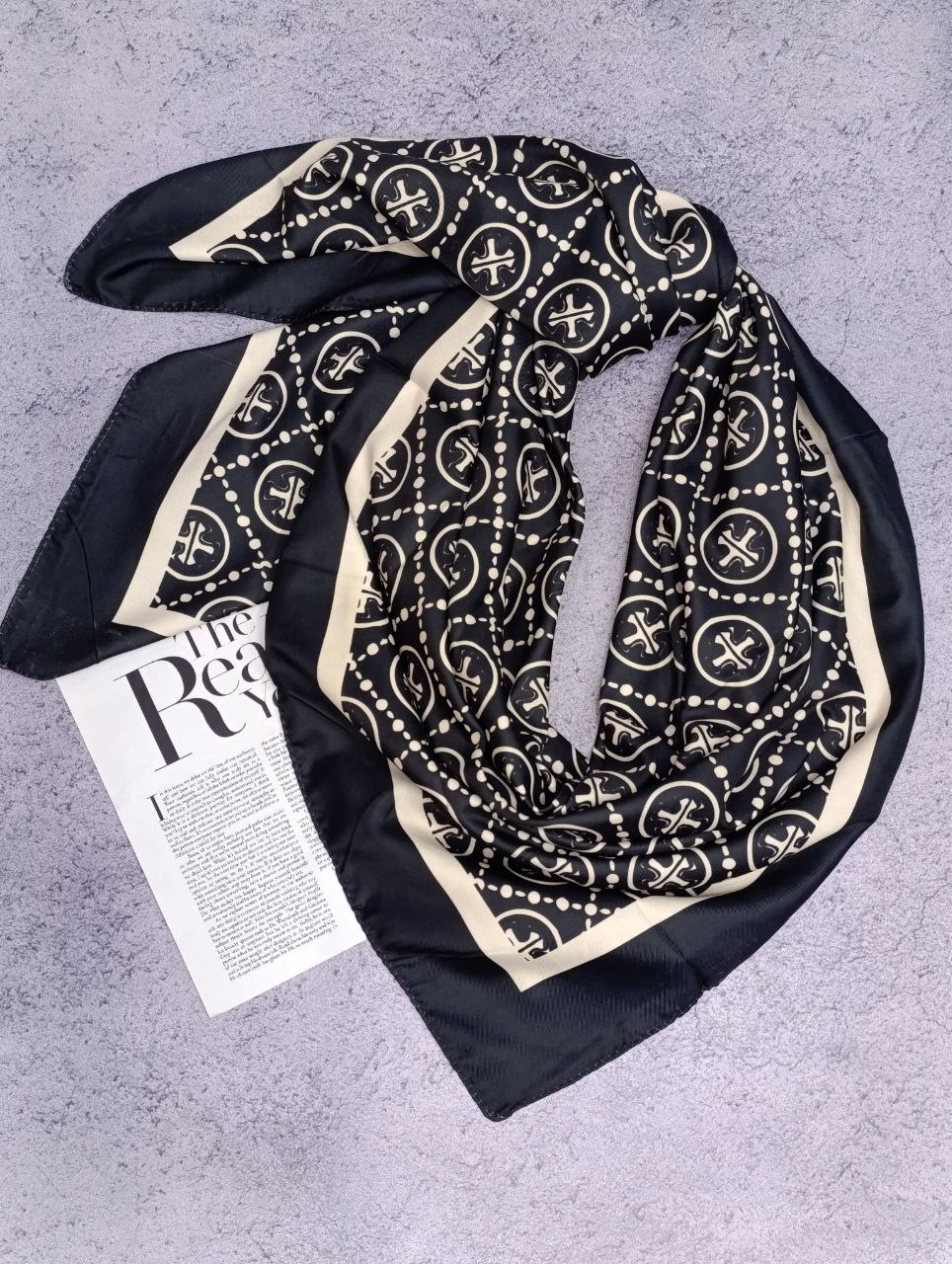 روسری ابریشم توییل بسته2رنگی کد rp35 (عمده)
