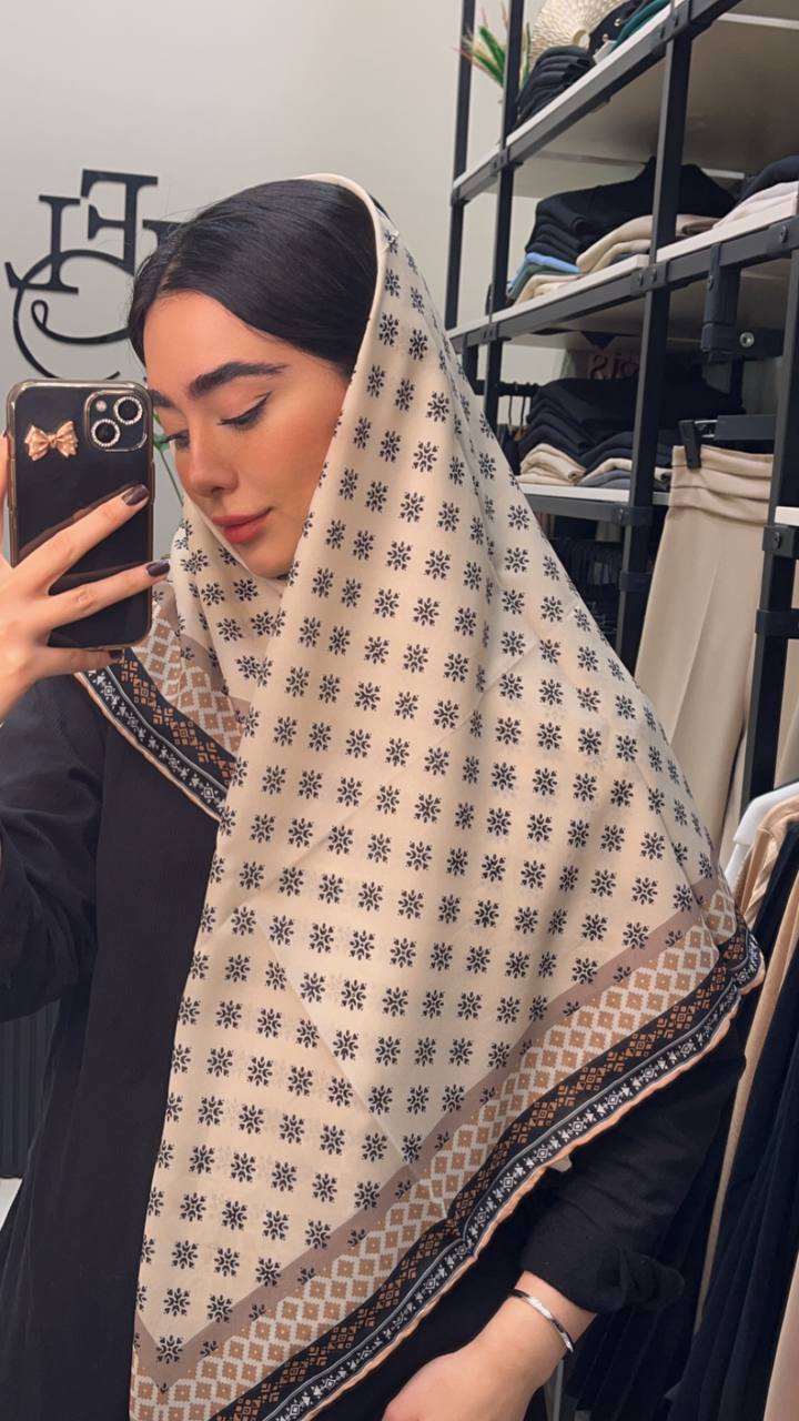 روسری حریر دستدوز بسته8طرحی کد r50 (عمده)
