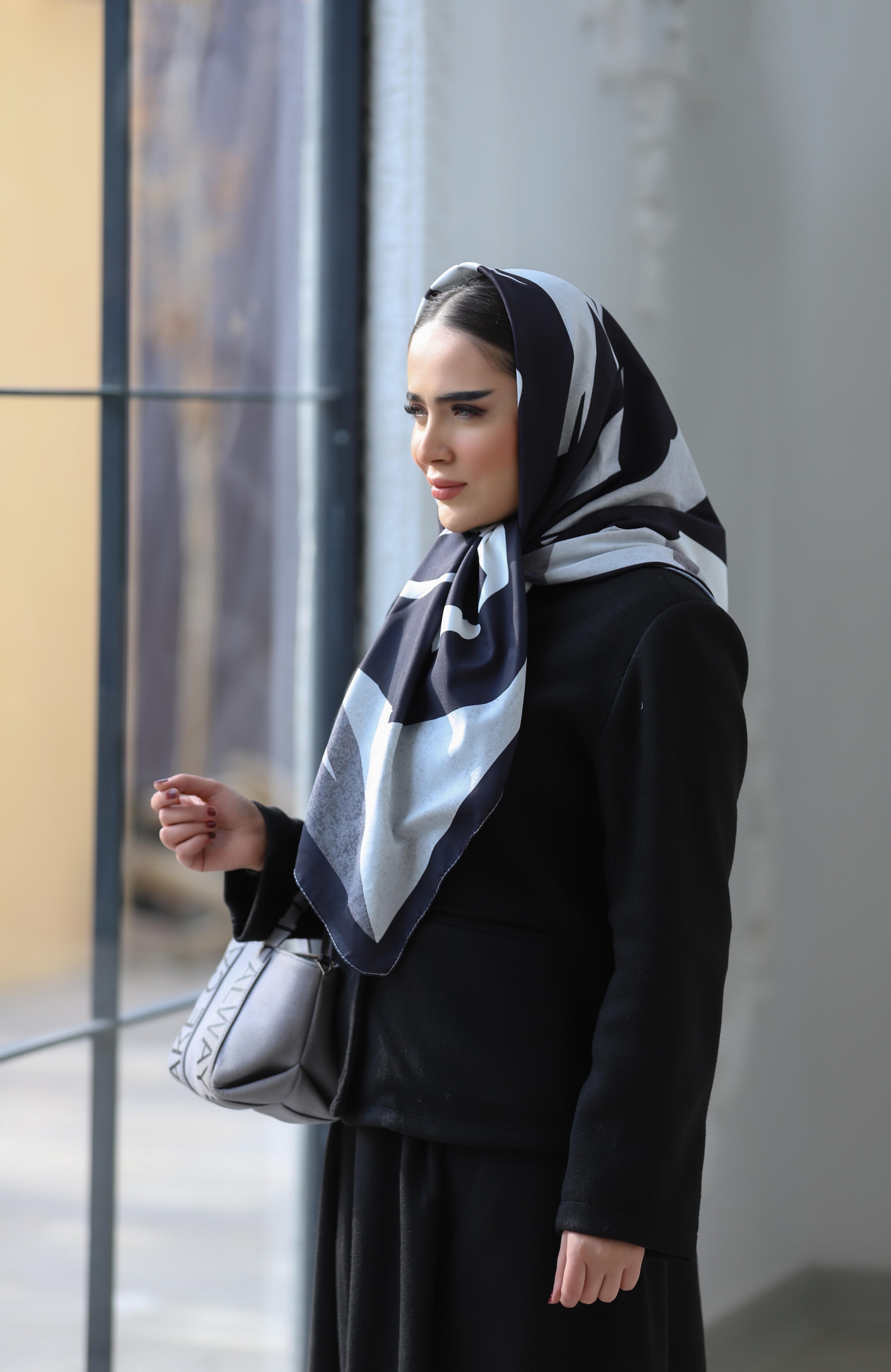 روسری ابریشم توییل بسته4رنگی کد rp55 (عمده)
