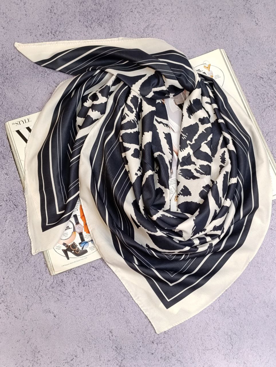 روسری ابریشم توییل بسته8طرحی کد rp59 (عمده)
