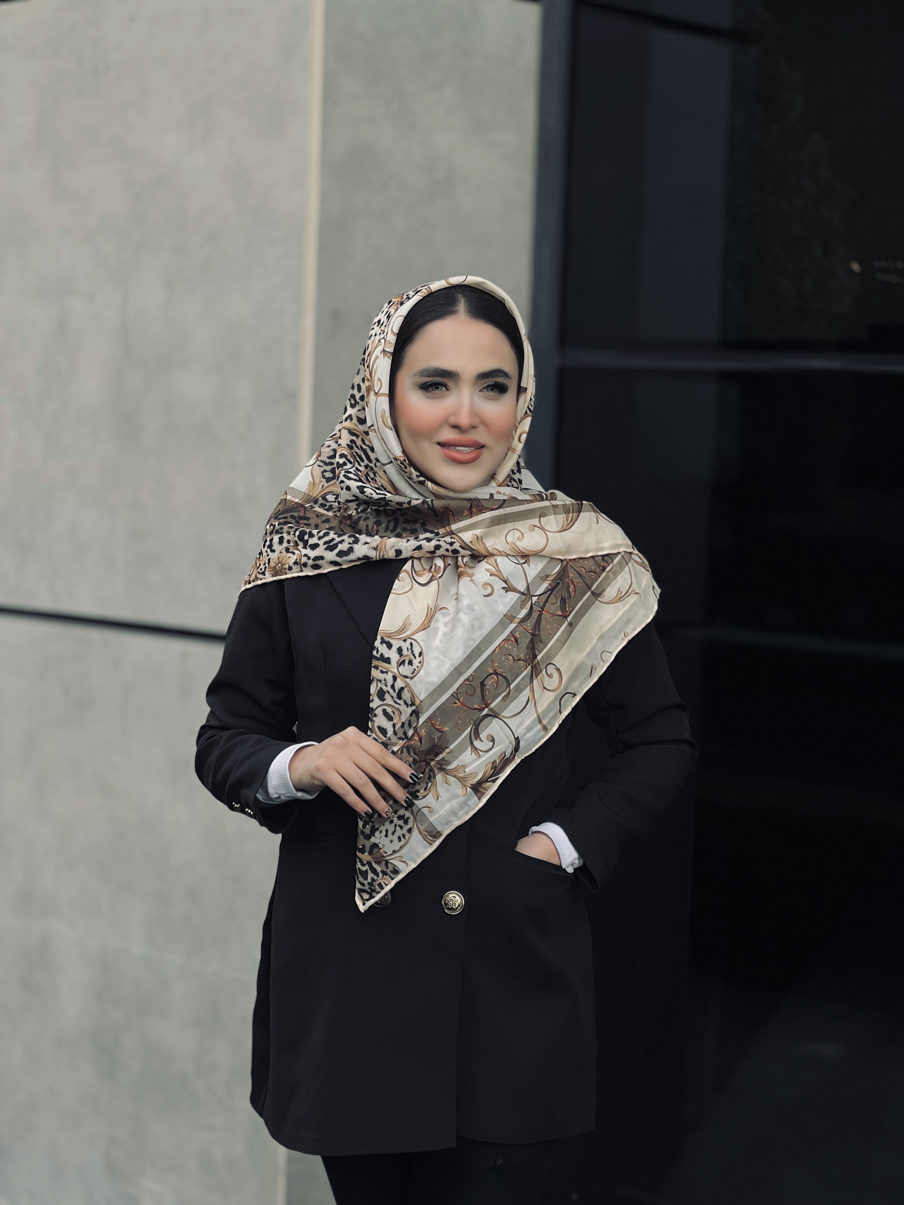 روسری حریر دستدوز بسته10رنگی کد r61 (عمده)
