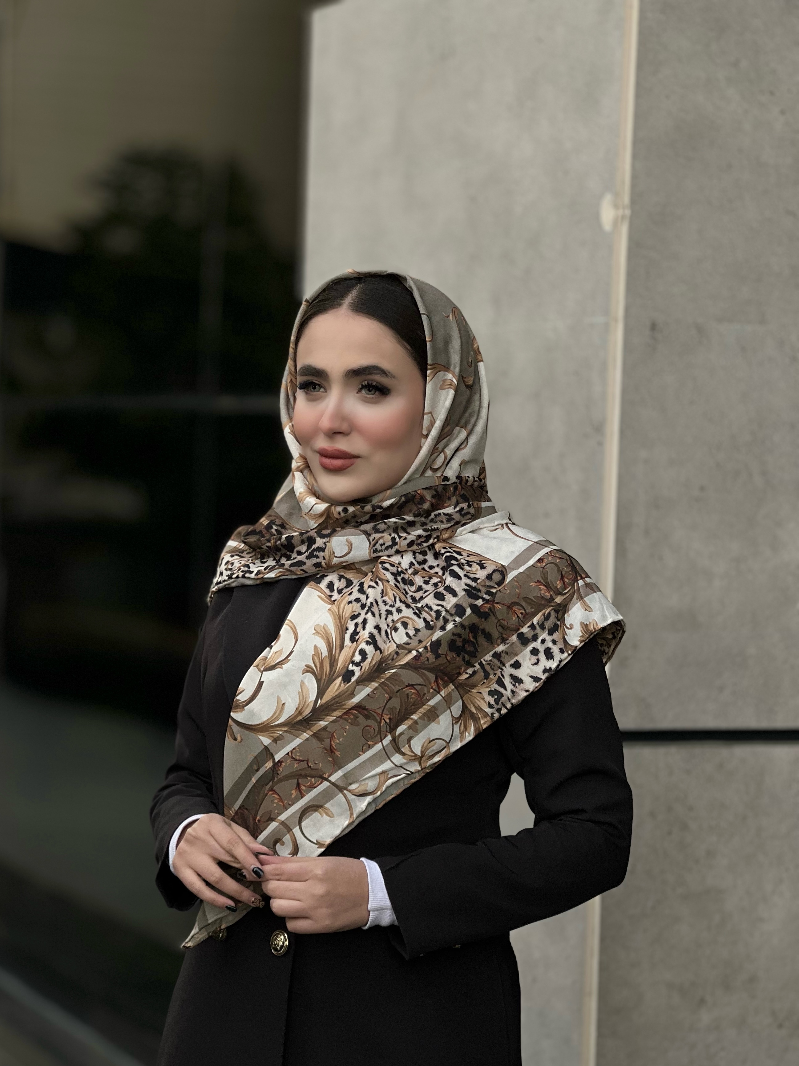 روسری حریر دستدوز بسته10رنگی کد r61 (عمده)
