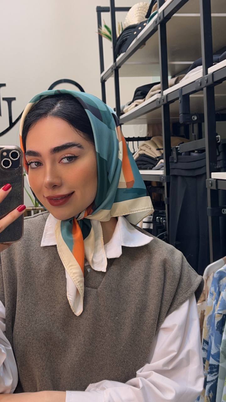 مینی اسکارف ابریشم توییل طرحای انتزاعی بسته8طرحی کد mt25 (عمده)
