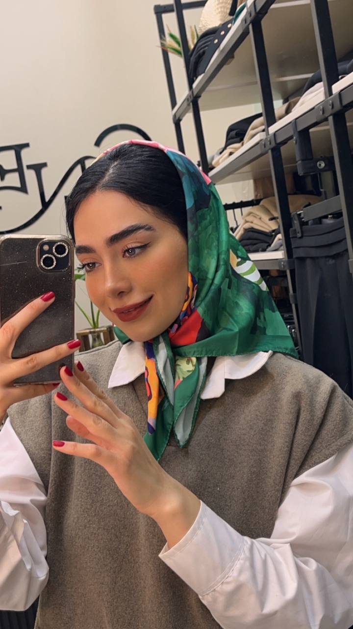 مینی اسکارف ابریشم توییل طرحای انتزاعی بسته8طرحی کد mt25 (عمده)
