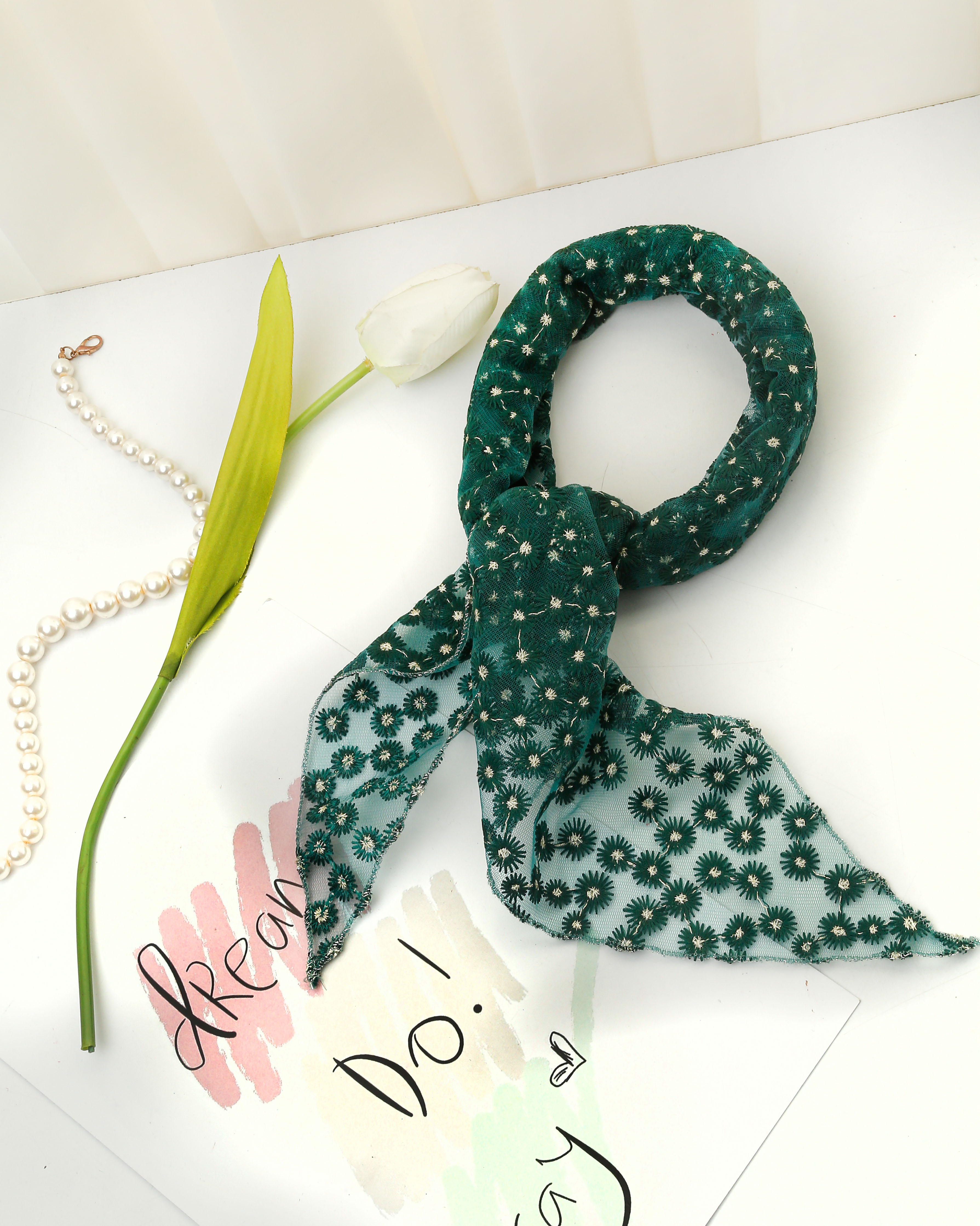 مینی اسکارف سه گوش توری بابونه بسته8رنگی کد mm5 (عمده)
