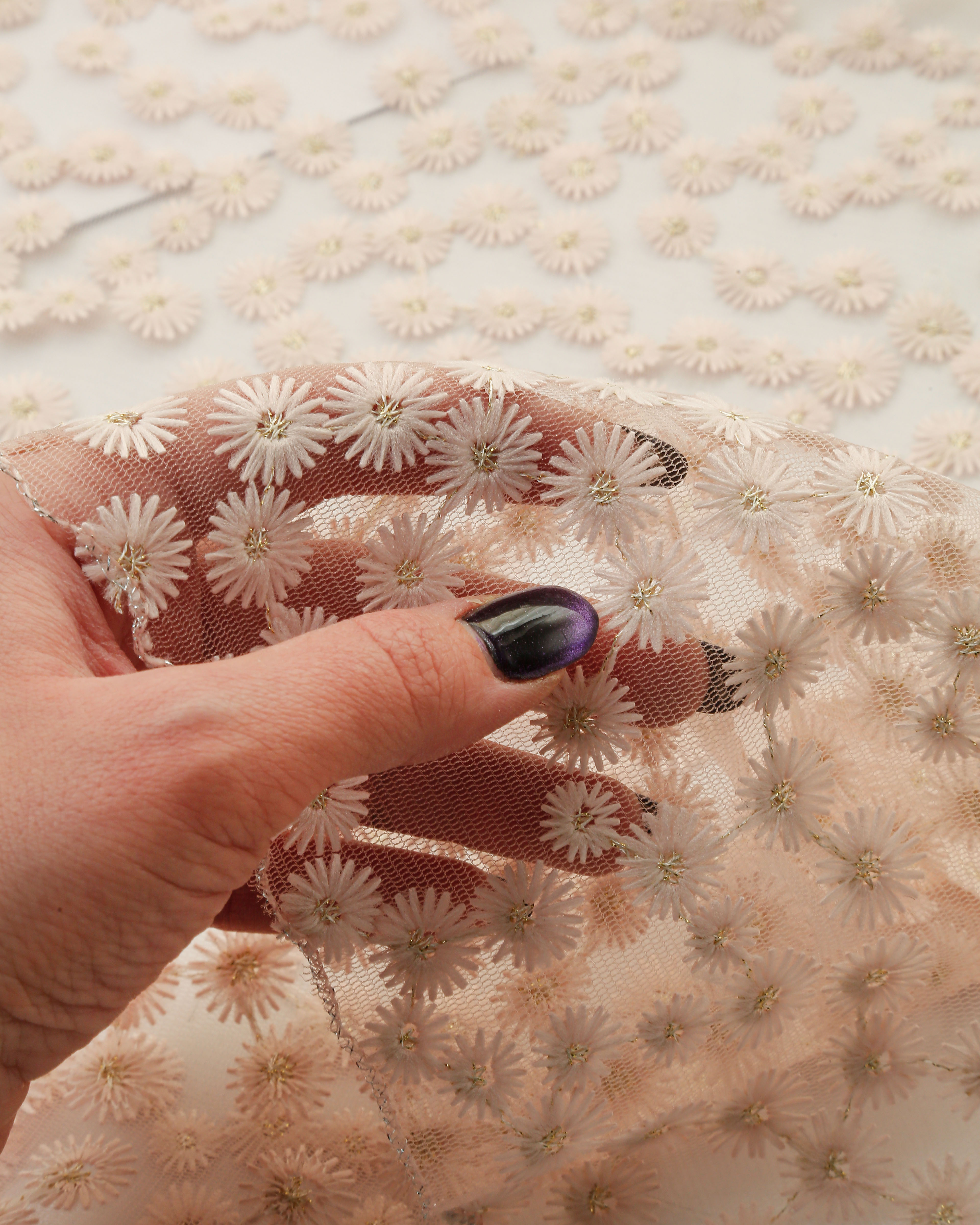 مینی اسکارف سه گوش توری بابونه بسته8رنگی کد mm5 (عمده)
