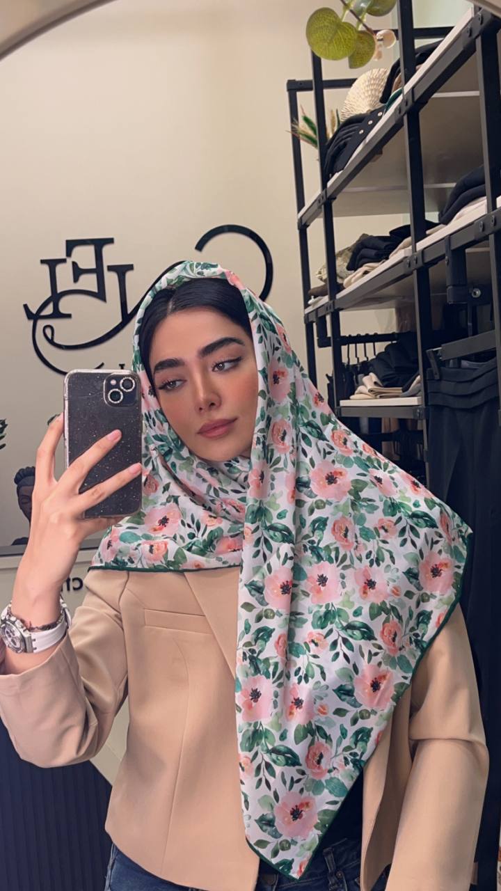 روسری حریردستدوز بسته8طرحی کد r64 (عمده)
