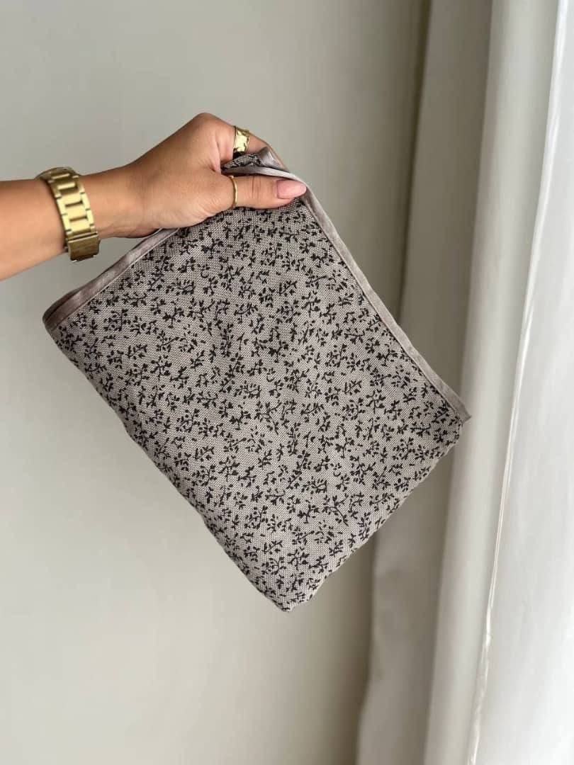 شال کنفی دورگان وارداتی بسته12طرحی کد sh48 (عمده)
