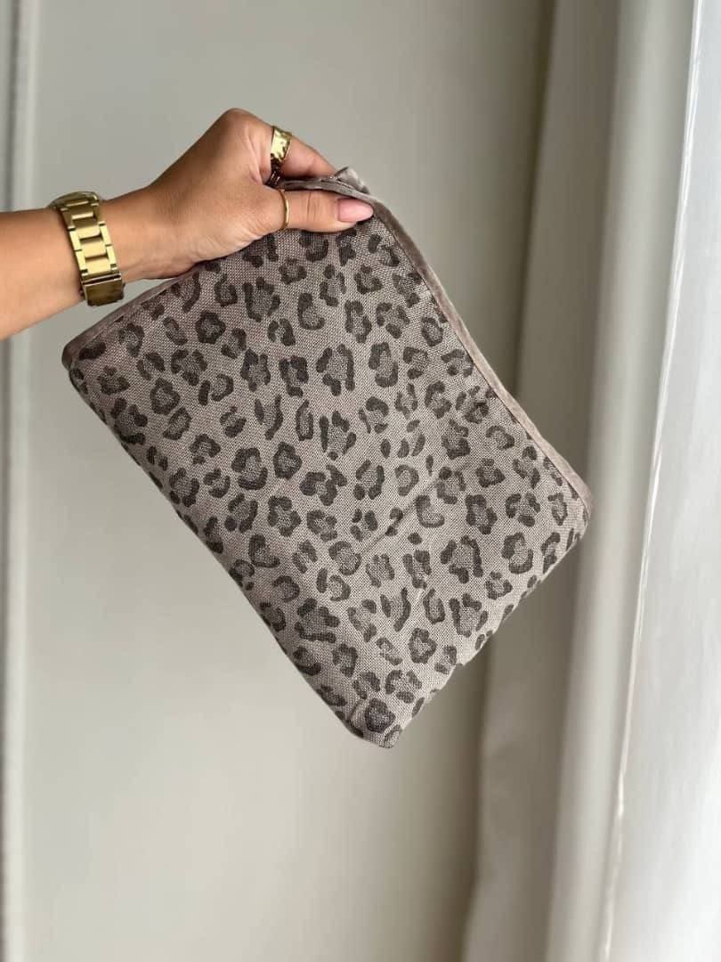 شال کنفی دورگان وارداتی بسته12طرحی کد sh48 (عمده)
