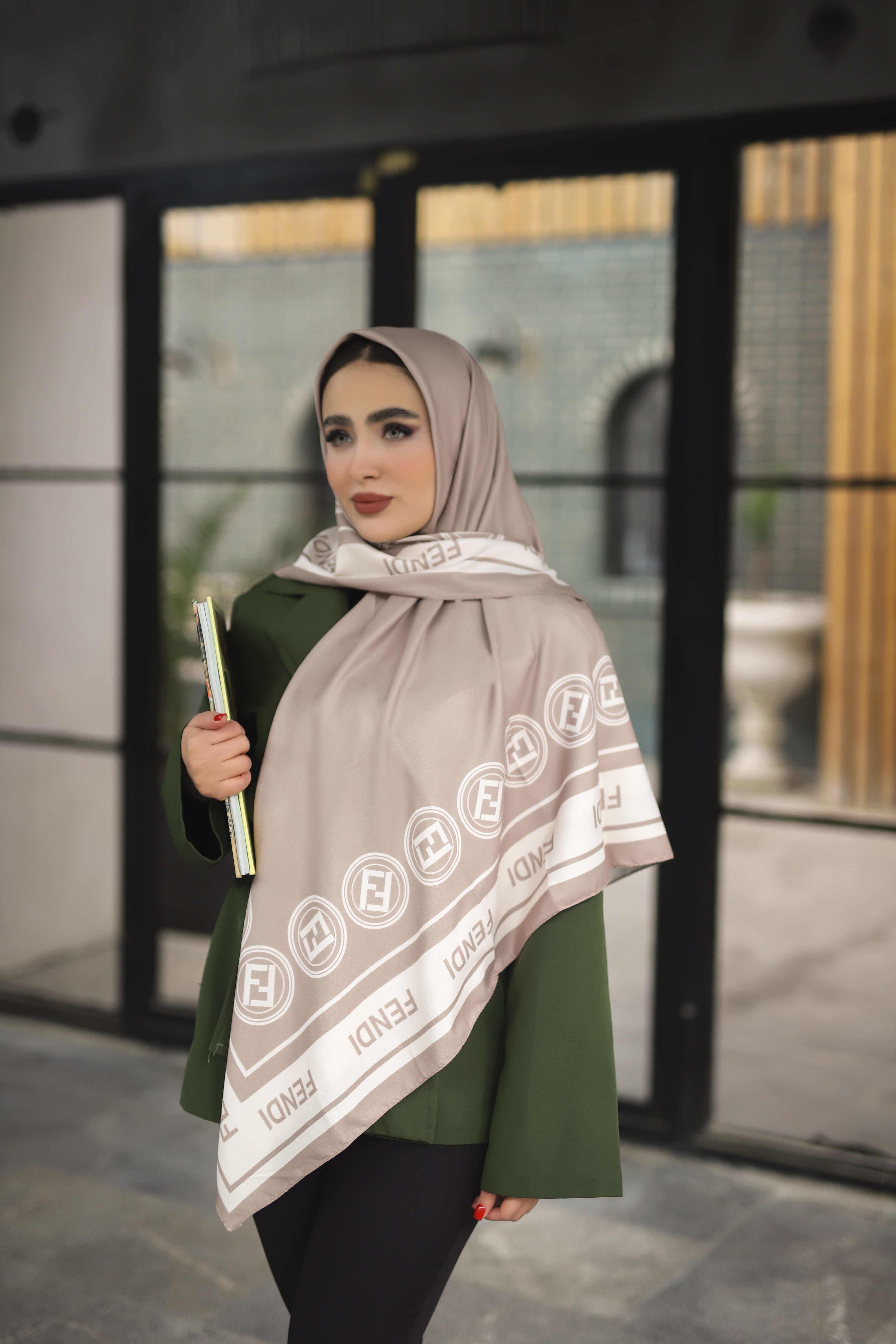 روسری ابریشم توییل پک کرم روشن بسته6طرحی کد r75 (عمده)
