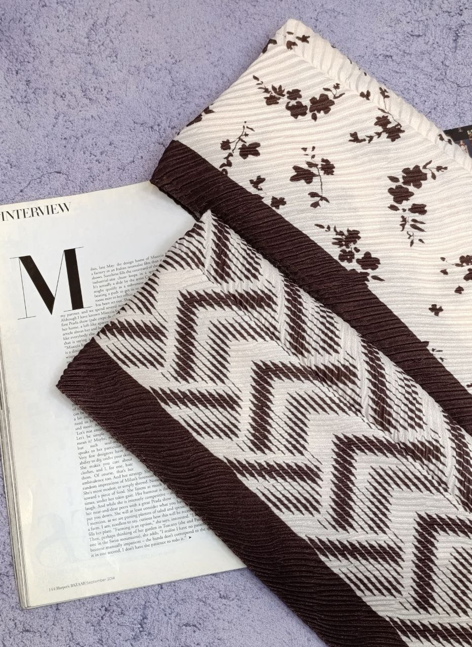 شال پلیسه پک موکا رنگ سال بسته8طرحی کد sp42 (عمده)
